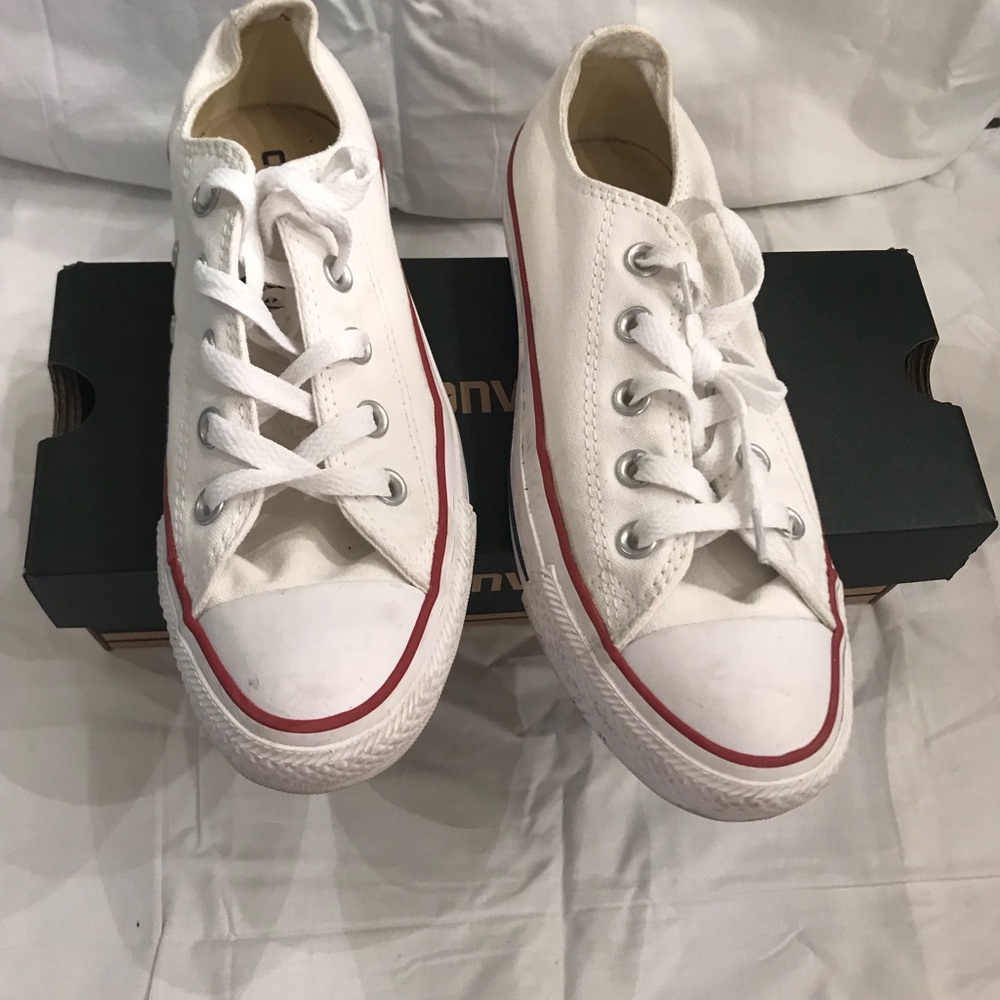 ****SOLD*****Converse shoes